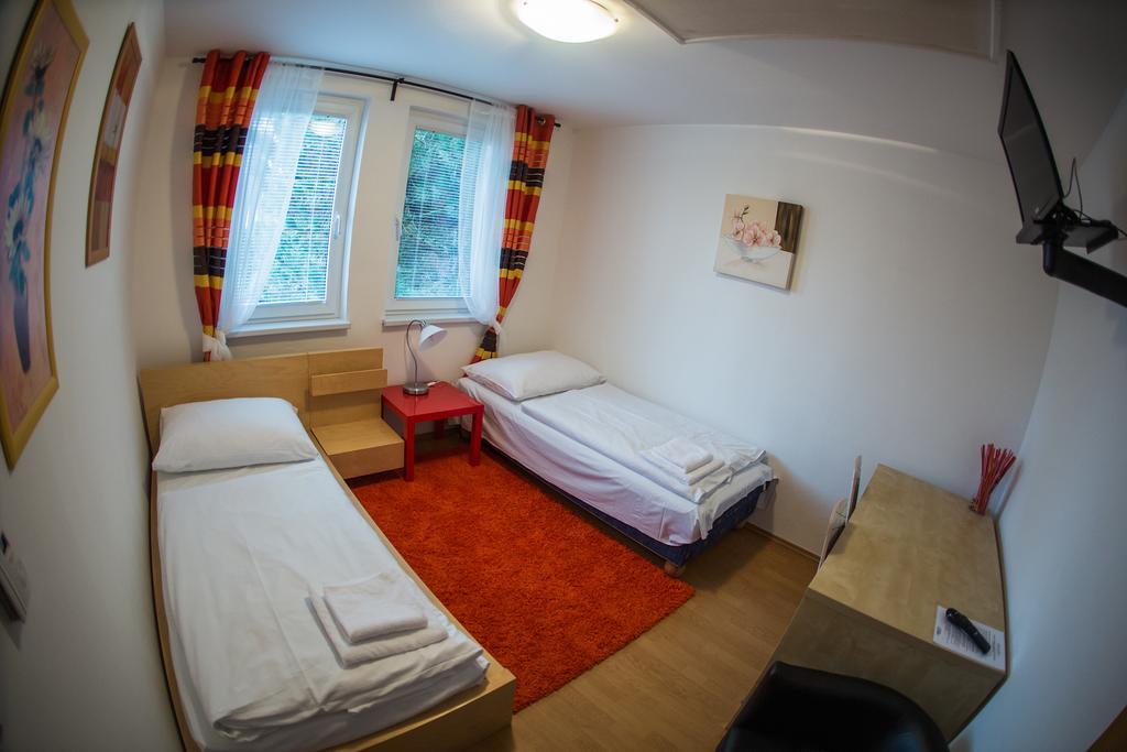 Penzion Rose Břeclav Extérieur photo